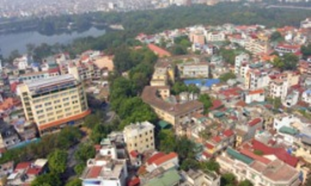 Sự quá tải về hạ tầng, giao thông, dân số tại khu trung tâm đang buộc lãnh đạo Hà Nội phải đứng trước những quyết định mang tính lịch sử.