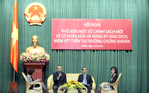 Vẫn còn gần 400 doanh nghiệp nhà nước đã cổ phần hóa nhưng chưa
 đưa cổ phiếu lên giao dịch trên thị trường tập trung theo quy định hiện
 hành. 