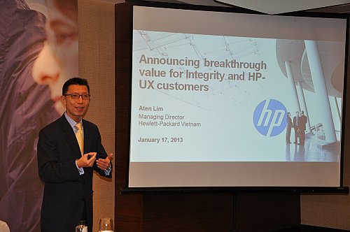 <span style="font-family: 'Times New Roman'; font-size: 15px;">Ông Aten Lim, Giám đốc điều hành HP Việt Nam giới thiệu về dòng máy chủ&nbsp;</span><span style="font-family: 'Times New Roman'; font-size: 15px;">Integrity mới.</span>