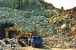 Năm 2011, HPS đặt mục tiêu với tổng doanh thu đạt 27,41 tỷ đồng, lợi nhuận trước thuế đạt 2,55 tỷ đồng, cổ tức 10%.