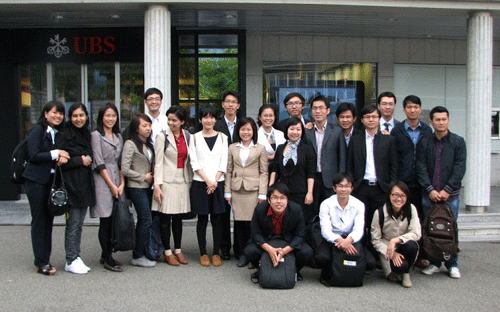 Chuyến thăm quan hệ thống và qui trình làm việc ngày 3/09/2012 tại Ngân hàng UBS, Thụy Sĩ.