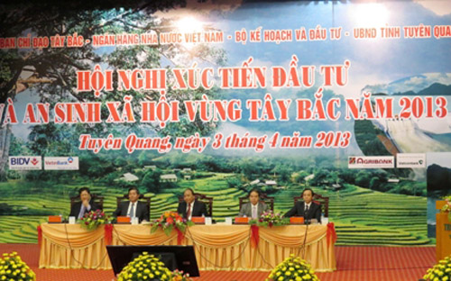 Hội nghị xúc tiến đầu tư và an sinh xã hội Tây Bắc năm 2013. 