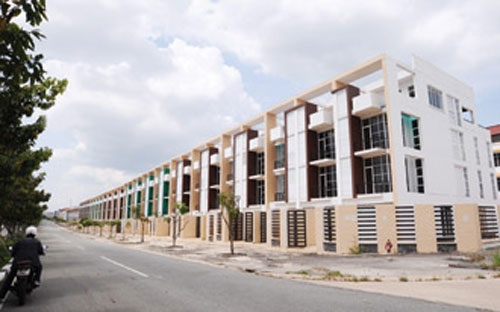 Trong khi VinaCapital thoái vốn khỏi bất động sản thì KLS, với niềm tin vào thị trường này, đã nhảy vào bắt đáy.