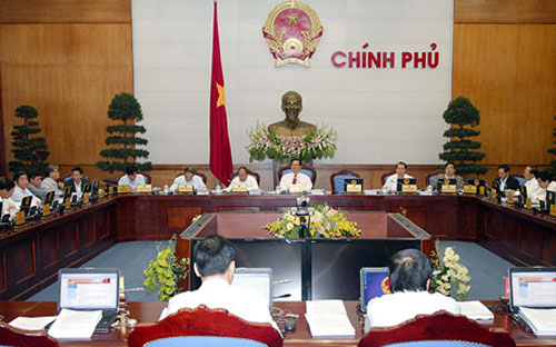 Tại phiên họp thường kỳ tháng 3, Thủ tướng yêu cầu phải tiếp tục tháo gỡ khó khăn cho doanh nghiệp - ảnh: Chinhphu.vn.<br>