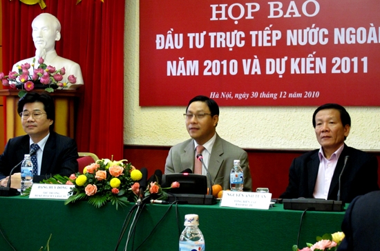 "Có ổn định được kinh tế vĩ mô mới tạo được lòng tin cho các nhà đầu tư" - Ảnh: Anh Quân.