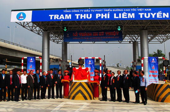 Lễ thông xe kỹ thuật đường cao tốc Cầu Giẽ - Ninh Bình - Ảnh: Anh Quân.