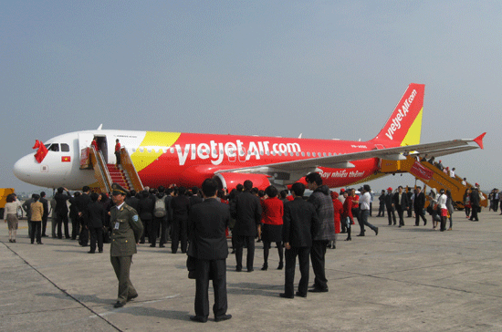 VietJetAir sử dụng máy bay Airbus A320 để phục vụ hành khách.