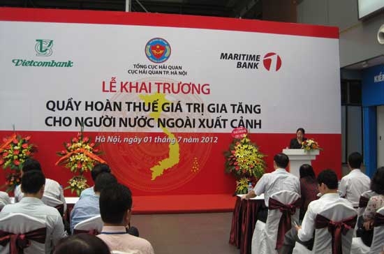 Maritime Bank cho biết, sau khi triển khai chương trình thí điểm hoàn thuế giá trị gia tăng cho người nước ngoài tại sân bay quốc tế Nội Bài, ngân hàng sẽ tiếp tục nâng cao hơn nữa chất lượng, dịch vụ theo tiêu chuẩn quốc tế.