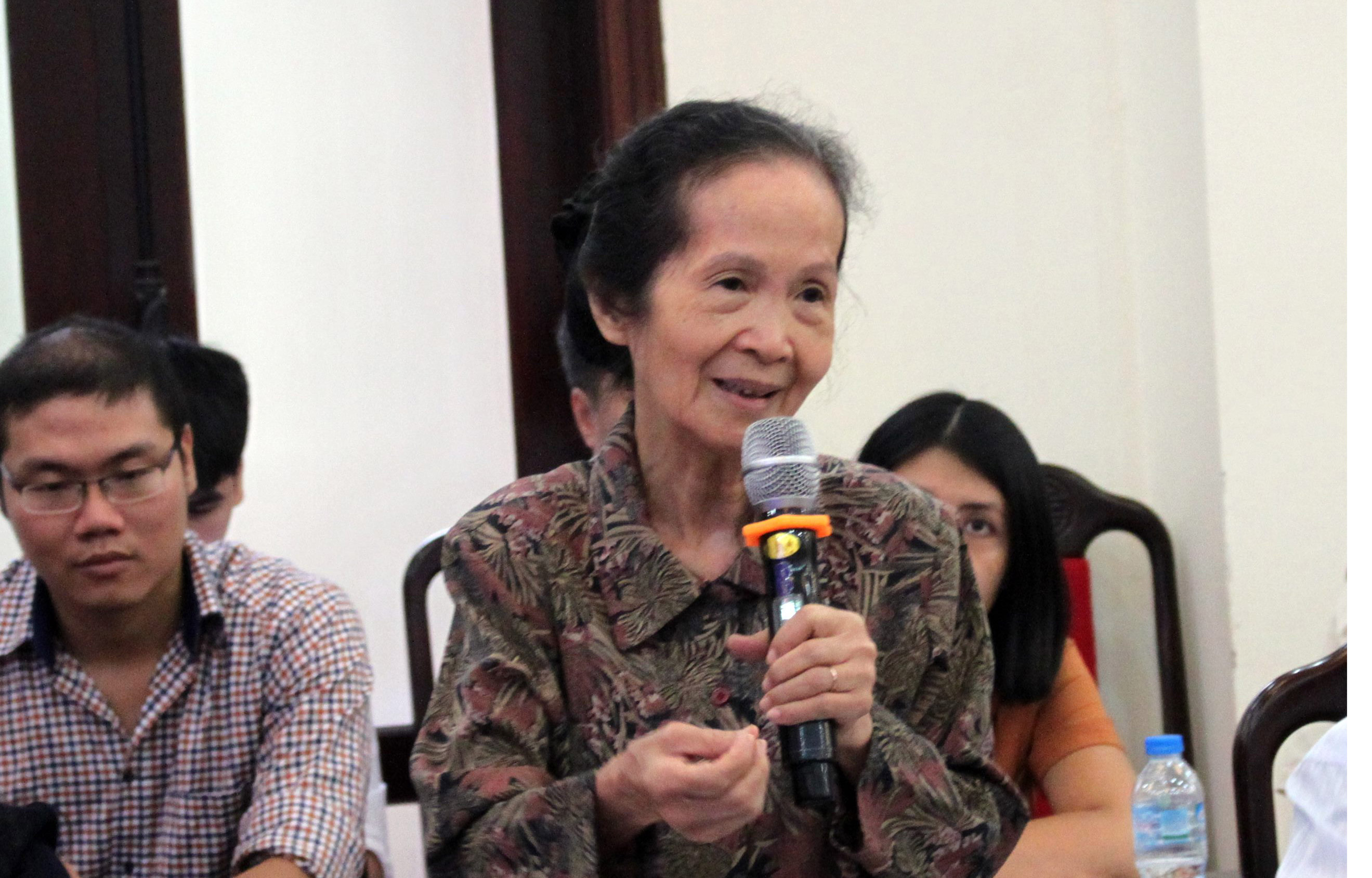 Chuyên gia kinh tế Phạm Chi Lan phát biểu tại diễn đàn.