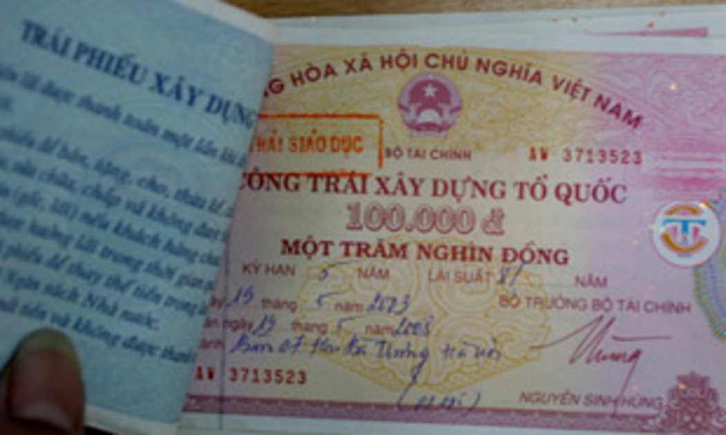 Trong năm 2009, nhu cầu đầu tư trái phiếu có xu hướng giảm xuống khi đối tượng các nhà đầu tư nước ngoài có xu hướng co lại - Ảnh: Việt Tuấn.