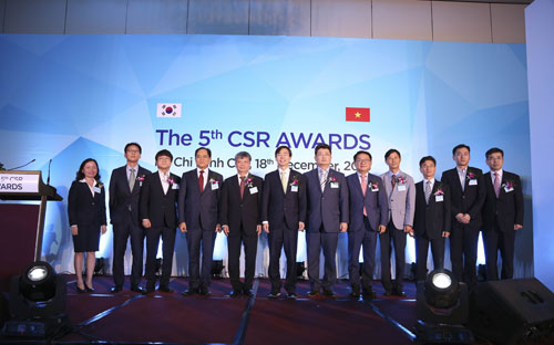 Các doanh nghiệp Hàn Quốc được trao giải thưởng năm nay gồm 3 doanh nghiệp có quy mô lớn và 5 doanh nghiệp có quy mô vừa và nhỏ.