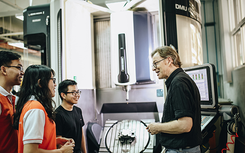 Học bổng dành cho sinh viên nữ của trường bao gồm khoản tài trợ học phí cho toàn bộ khóa học thạc sĩ kéo dài 2 năm trị giá trên 100 triệu đồng cùng khoản sinh hoạt phí khoảng 44 triệu đồng.