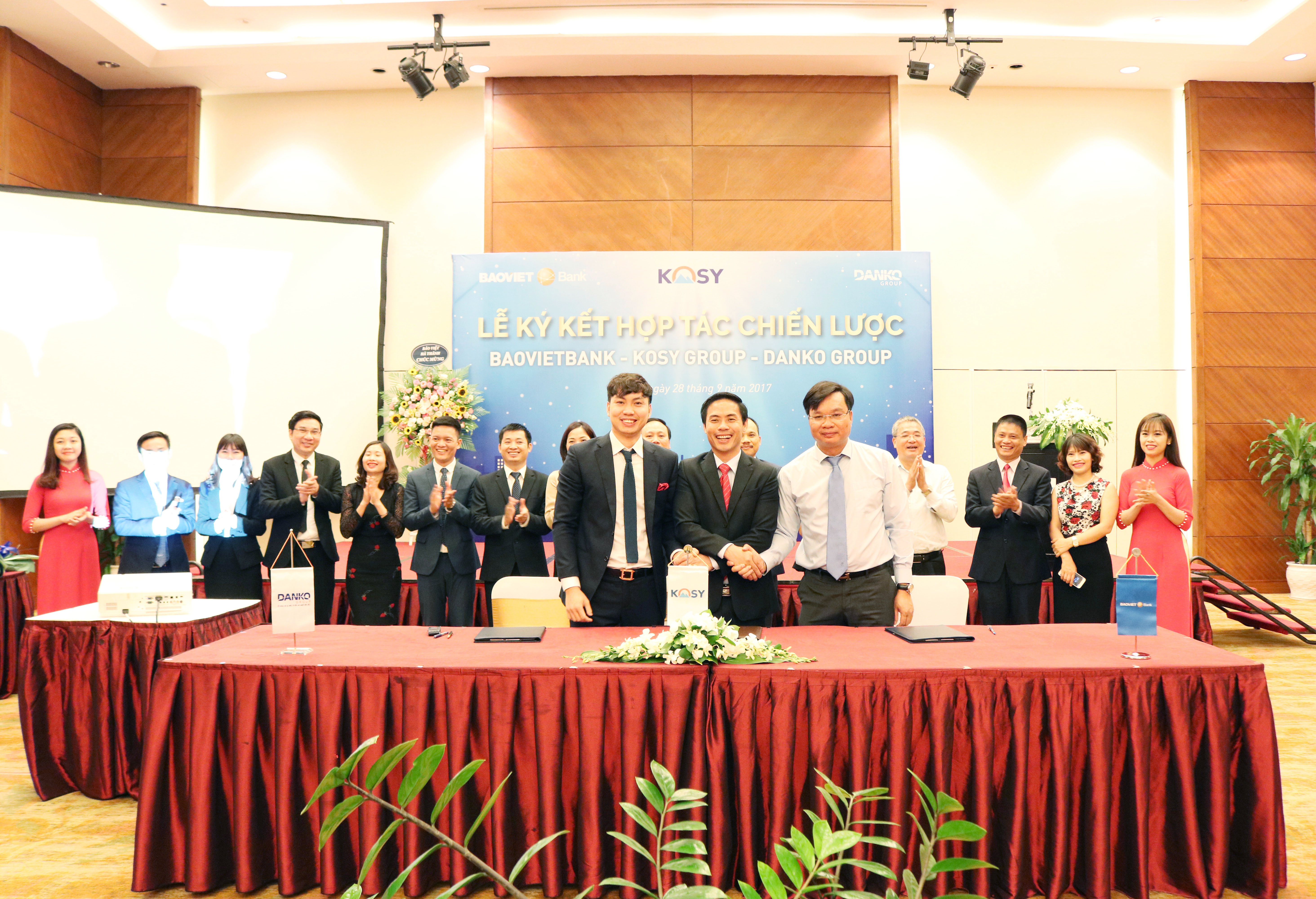 Đại diện lãnh đạo BaoViet Bank, Kosy và Danko ký hợp tác chiến lược.<br>