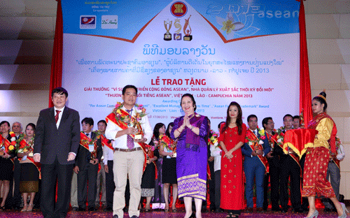 Ông Lê Tánh, Tổng giám đốc VNPAY đại diện công ty nhận giải thưởng “Thương hiệu nổi tiếng ASEAN”.