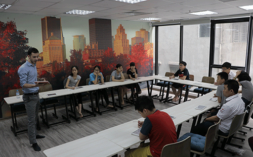 APAX English là một trong những trung tâm tiếng anh tại Việt Nam đón đầu và chuyển động theo cách mạng công nghiệp lần thứ 4.