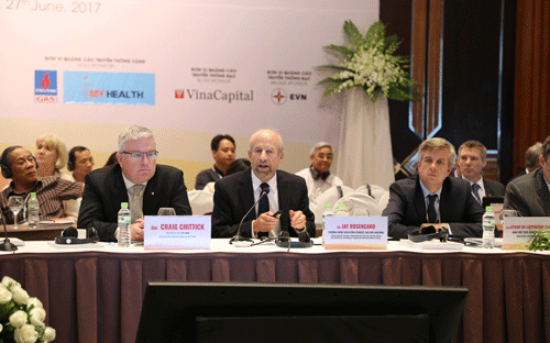 Phiên hội thảo sáng ngày 27/6 có nội dung tập trung chủ yếu vào ổn định 
kinh tế vĩ mô - động lực tăng trưởng năm 2017 với tên gọi “Phát huy nội 
lực, tăng trưởng bền vững”.