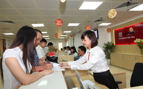 Ngoài ra, SeABank miễn phí sử dụng 1 năm đối với khách hàng đăng ký SeANet, miễn phí sử dụng 2 năm đối với khách hàng đăng ký SeANet và tải, đăng nhập SeAMobile App trong vòng 5 ngày kể từ ngày đăng ký SeANet thành công. 