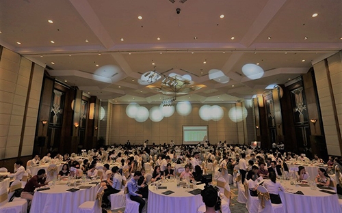 Với lợi thế đầy tiềm năng là 52 căn hộ thông tầng Duplex đầu tiên tại
 Quảng Ninh, sự kiện đã thu hút hàng trăm khách hàng và nhà đầu tư đến 
tham dự.