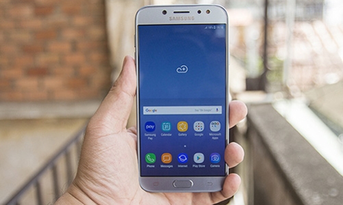 Smartphone bán chạy tháng 8: Không có iPhone