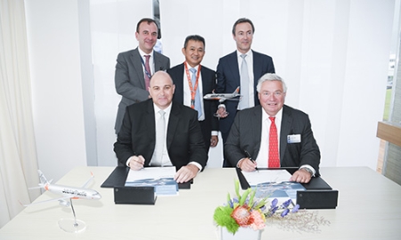 Lễ ký kết hợp đồng mua 10 máy bay Airbus A320 CE0 Sharklet giữ Jetstar Pacific và Tập đoàn Airbus.