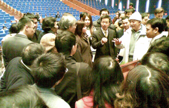 Chủ tịch Hội đồng quản trị KLS trong vòng vây của cổ đông.