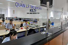 Số tài khoản rút khỏi KLS những ngày qua chỉ khoảng 60 - 70 tài khoản nhưng vẫn có tài khoản mở mới.