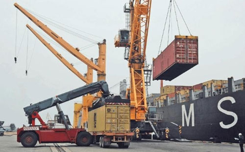 Trong năm nay, HSBC kỳ vọng nền kinh tế Việt Nam sẽ tăng nhẹ đạt mức 5,1% từ mức 5% trong năm 2012. 