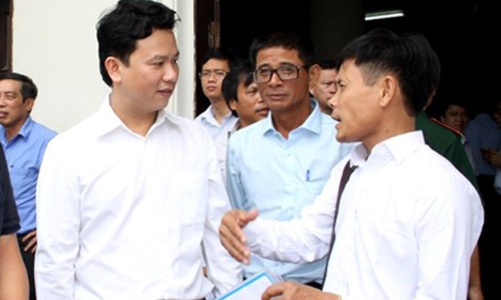 Chủ tịch Hà Tĩnh: “Gặp cán bộ nhũng nhiễu, gọi điện cho tôi”