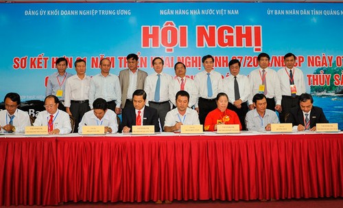 Lễ ký kết hợp đồng tín dụng theo Nghị định 67 giữa các chi nhánh VietinBank và chủ tàu. 