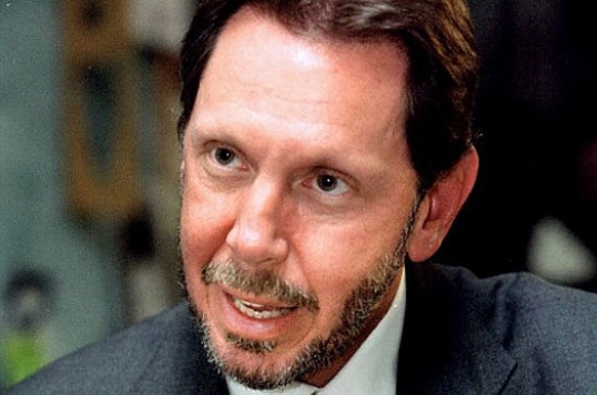 Ông Larry Ellison, Giám đốc điều hành (CEO) của hãng phần mềm Oracle.