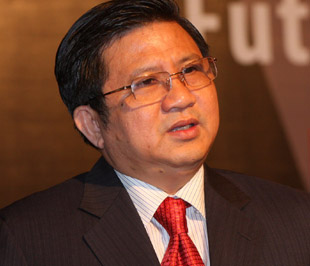 "Tăng trưởng tín dụng những tháng đầu năm nay hoàn tác khác năm 2007. Năm 2007, bắt nguồn từ cung ứng tiền của chúng ta mua lượng ngoại tệ FII... Năm nay, mặc dù chống suy giảm nhưng Ngân hàng Nhà nước vẫn quản lý chặt chẽ cung tiền - Ảnh: Minh Đức.