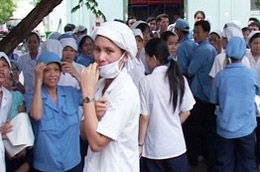 Tuy nhiên, để trốn đóng bảo hiểm thất nghiệp, nhiều chủ doanh nghiệp chỉ ký hợp đồng  thời vụ với người lao động - Ảnh minh họa.