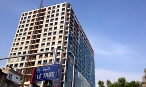 “Cắt ngọn” cao ốc 8B Lê Trực và hai chiều ý kiến