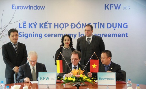 Eurowindow được biết đến là một doanh nghiệp uy tín trong lĩnh 
vực sản xuất và kinh doanh vật liệu xây dựng ở thị trường Việt Nam, là 
nhà cung cấp tổng thể về cửa, phù hợp các tiêu chí hoạt động của DEG.