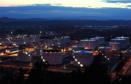 Sản phẩm xăng dầu của Nhà máy Lọc dầu Dung Quất đáp ứng khoảng 30% nhu cầu tiêu thụ trong nước.