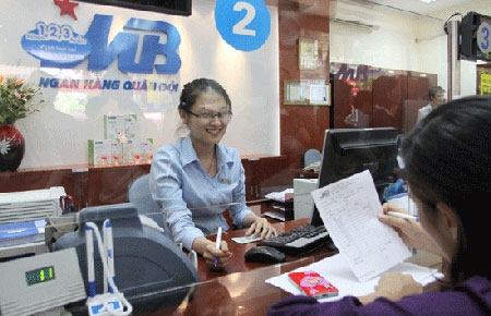 Giao dịch tại Ngân hàng Quân đội.