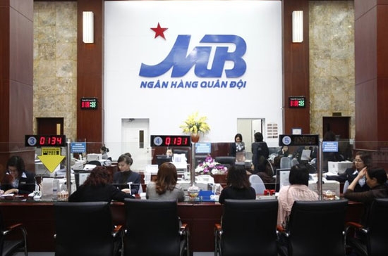 Tại Campuchia, trước mặt MB là 25 ngân hàng thương mại với 4 chi nhánh ngân hàng nước ngoài và 21 ngân hàng bản địa.