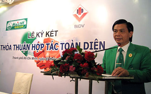 Một giải pháp mà Chủ tịch Hội đồng Quản trị Mai Linh xem là có tính chất sống còn là đàm phán với nhà đầu tư xin giãn nợ, gia hạn hợp đồng, hạ lãi suất.