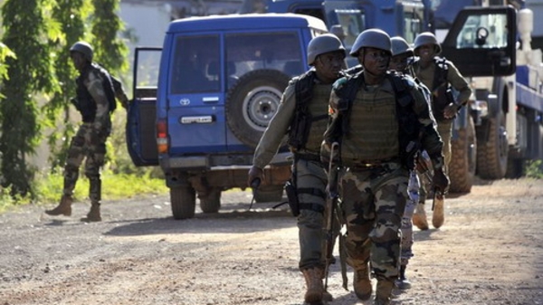 170 con tin bị phiến quân bắt giữ tại khách sạn ở Mali