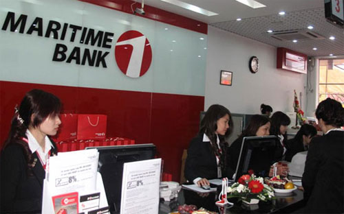 Giao dịch tại Maritime Bank.<br>