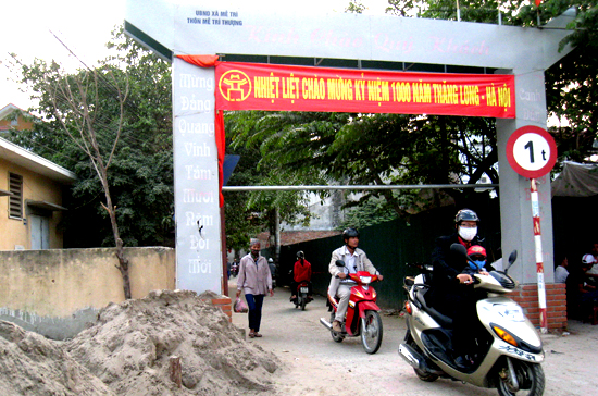 Giá đất trên đoạn đường liên thôn Mễ Trì Thượng này đã tăng từ 20-30 triệu đồng/m2 so với đầu năm - Ảnh: Bảo Anh.