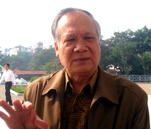 "Theo tôi, sau khi bán phải nhất quyết có điều kiện đi kèm và cần làm rõ cho người dân hiểu" - Ảnh:Từ Nguyên.