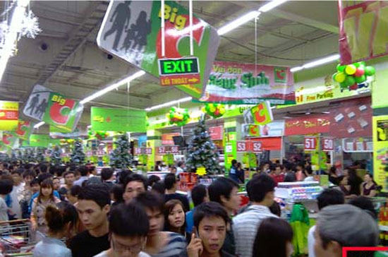 Theo Bộ Công Thương, tổng mức bán lẻ hàng hoá và doanh thu dịch vụ tiêu dùng 6 tháng đầu năm 2012 ước đạt 1141,4 nghìn tỷ đồng, tăng 19,8% so với cùng kỳ năm 2011.