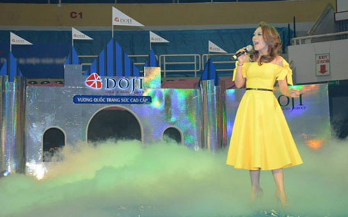 DOJI tạo ấn tượng tại hội chợ nữ trang quốc tế VIJF 2013 4