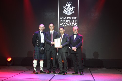 Asia Pacific Property Awards là giải thưởng danh giá nằm trong khuôn khổ
 giải thưởng Bất động sản quốc tế (International Property Awards) nhằm 
vinh danh các doanh nghiệp, dự án bất động sản nhà ở và thương mại tốt 
nhất trên toàn thế giới.