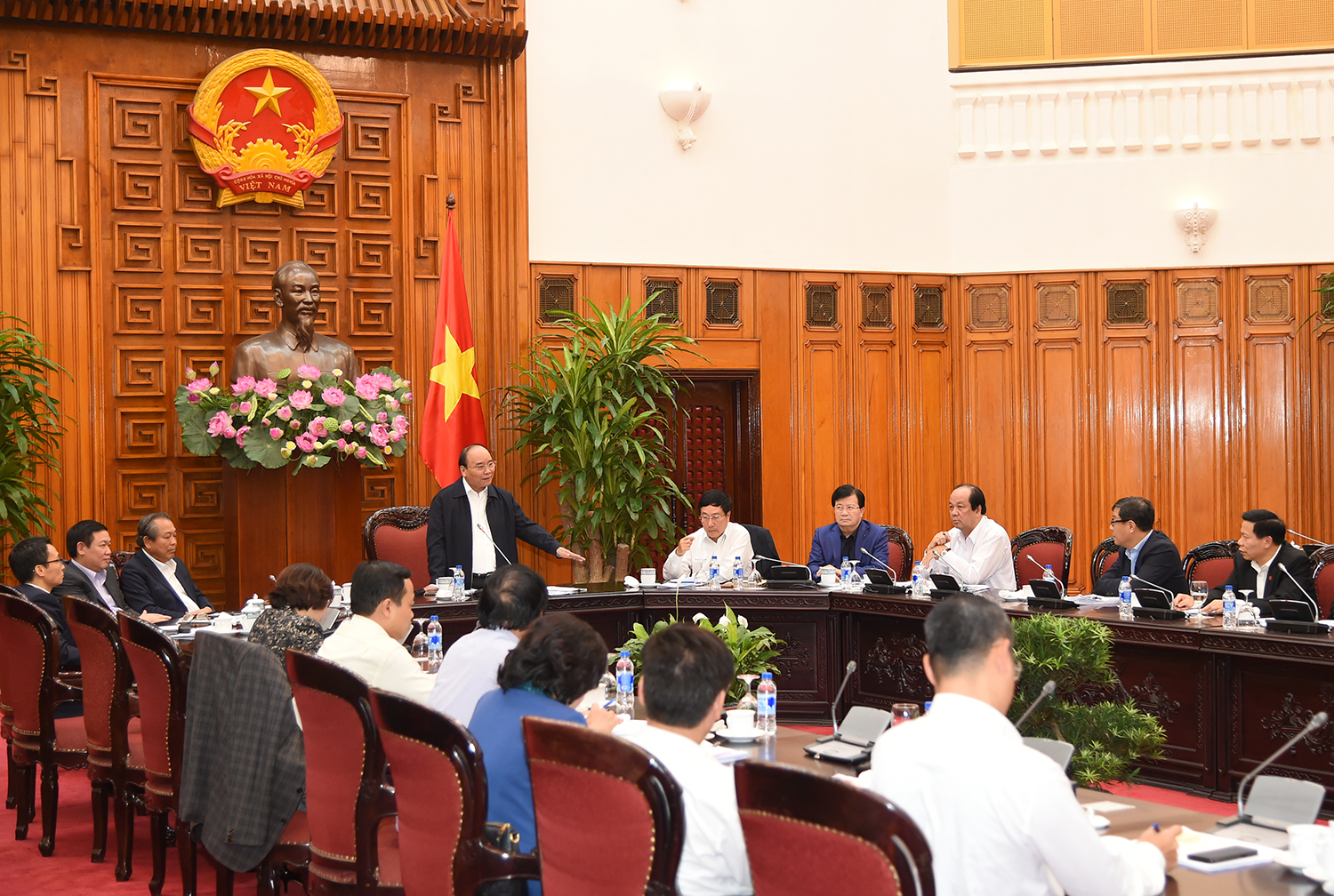 Thường trực Chính phủ làm việc với lãnh đạo chủ chốt tỉnh Bắc Ninh chiều 18/10.<br>