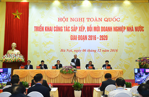 Thủ tướng Nguyễn Xuân Phúc: “Chúng ta không cổ phần hóa bằng mọi giá, không phải Nhà nước bán hết để tư nhân chi phối”. 