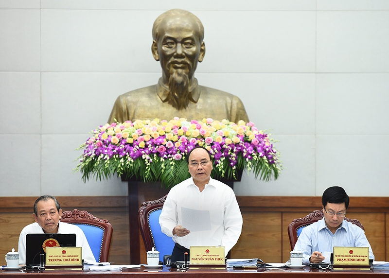 Thủ tướng cũng yêu cầu các thành viên Chính phủ tập trung thảo luận về dự thảo nghị định về quy chế làm việc của Chính phủ khóa mới. Đây là nghị định quy định tổng thể các công việc của Chính phủ, Thủ tướng Chính phủ, trong đó quy định cụ thể trình tự, thủ tục, cách làm theo hướng xác định rõ trách nhiệm cải cách thủ tục hành chính.