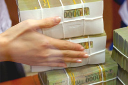 Theo tờ trình của Chính phủ, thu ngân sách Nhà nước năm 2009 đạt 442.340 tỷ đồng, vượt 13,4% so (52.440 tỷ đồng) so với dự toán.