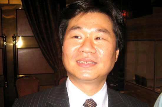 Cục trưởng Cục Đầu tư nước ngoài Đỗ Nhất Hoàng: "Mục tiêu thu hút FDI trong năm 2012 khi được công bố là đã được lường trước tới những yếu tố ảnh hưởng từ môi trường đầu tư trong và ngoài nước".